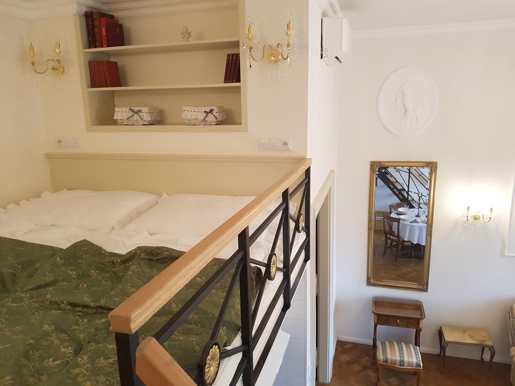 Charles Apartment プラハ エクステリア 写真