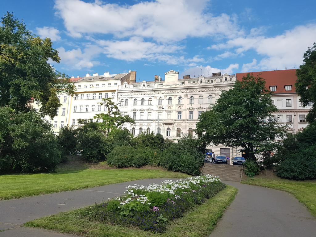 Charles Apartment プラハ エクステリア 写真